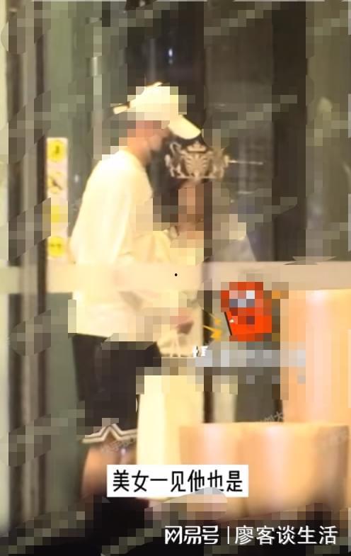 刘大锤爆料塌房男艺人视频,塌房男艺人视频曝光，娱乐圈再掀风波